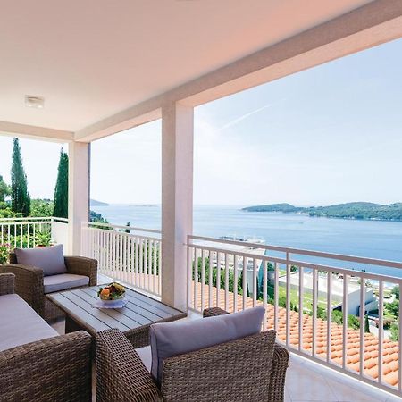 3 Bedroom Beautiful Apartment In โอราซัซ ภายนอก รูปภาพ