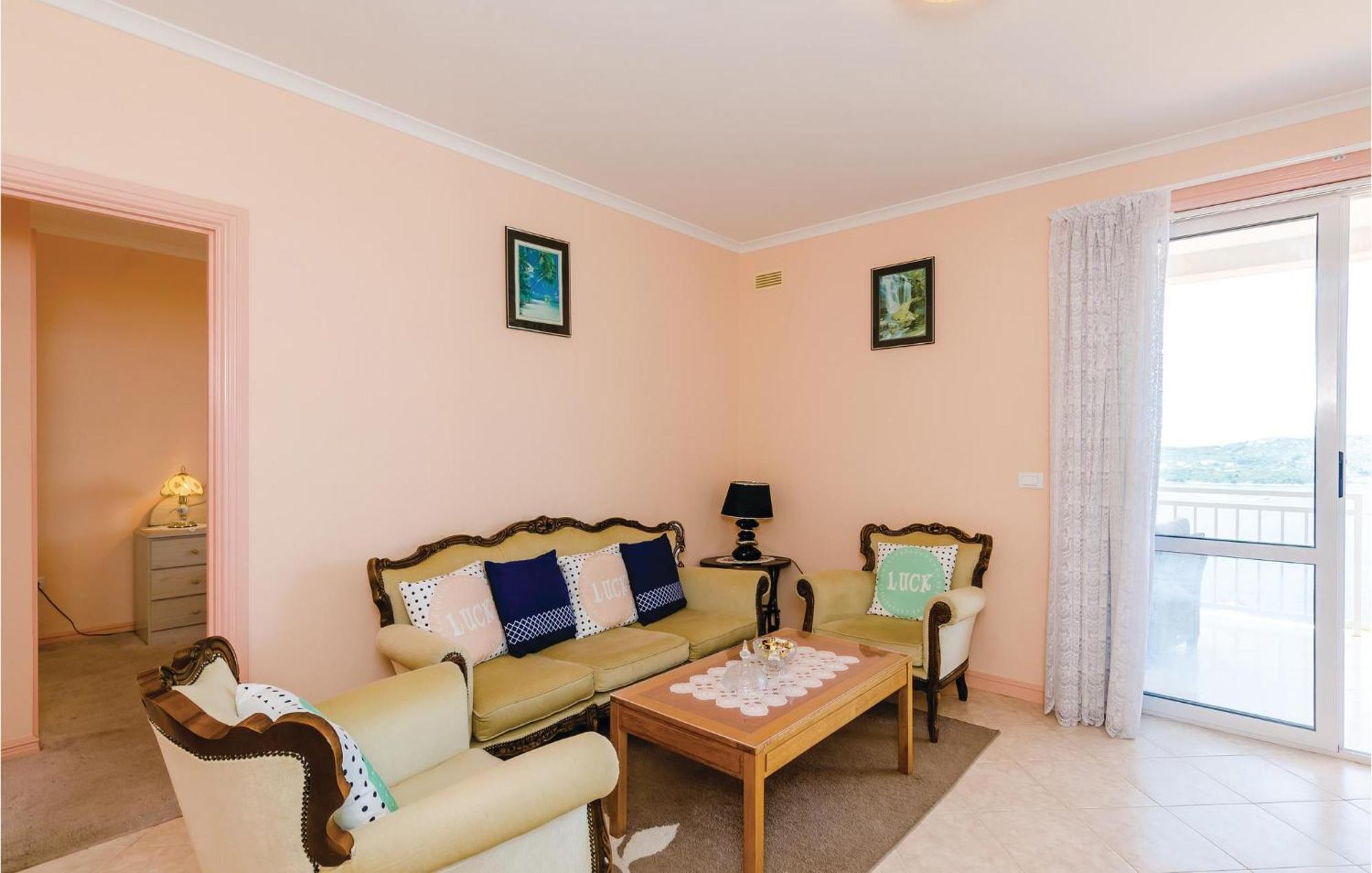 3 Bedroom Beautiful Apartment In โอราซัซ ภายนอก รูปภาพ