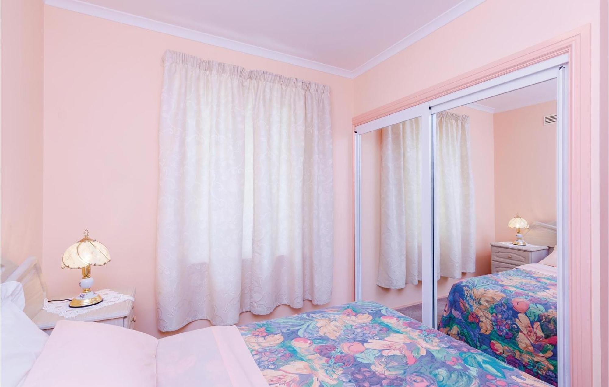 3 Bedroom Beautiful Apartment In โอราซัซ ภายนอก รูปภาพ