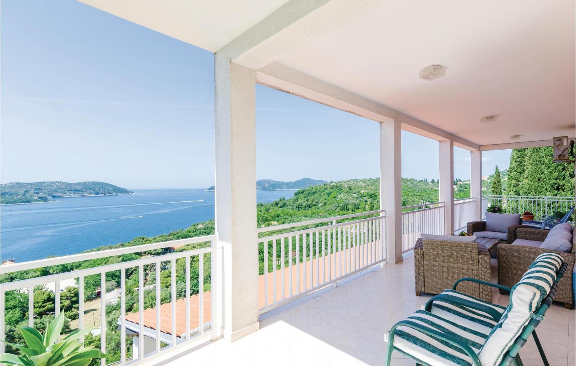 3 Bedroom Beautiful Apartment In โอราซัซ ภายนอก รูปภาพ