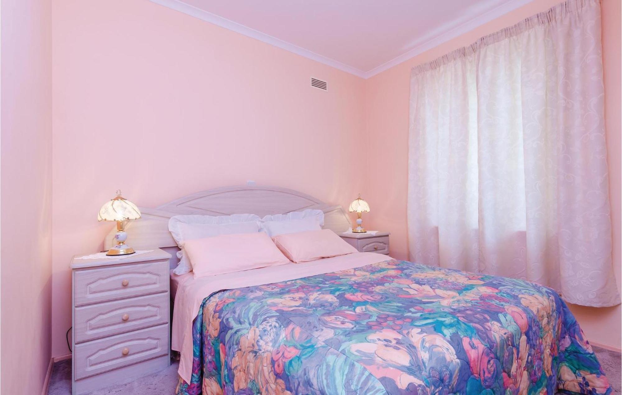 3 Bedroom Beautiful Apartment In โอราซัซ ภายนอก รูปภาพ