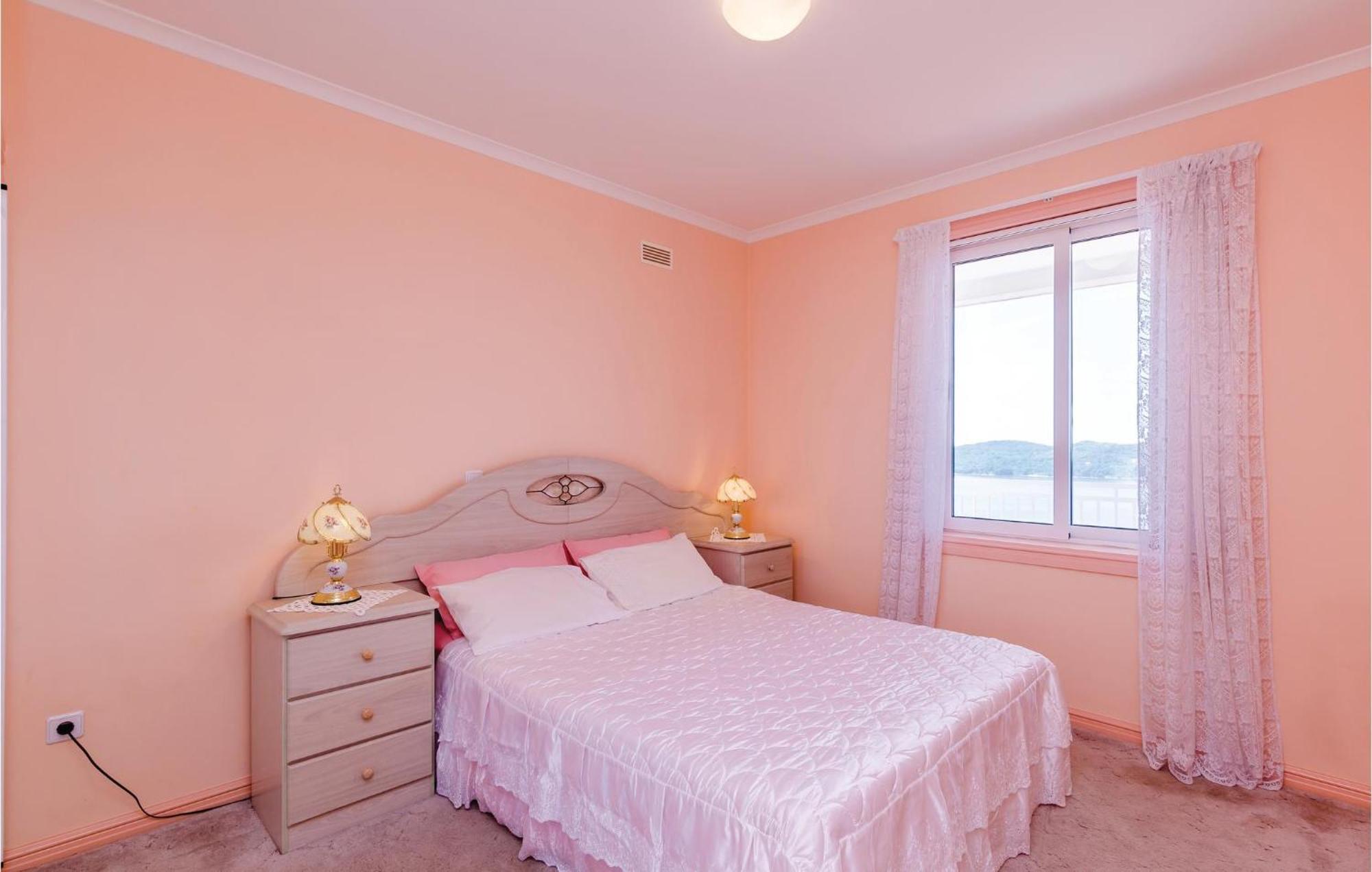 3 Bedroom Beautiful Apartment In โอราซัซ ภายนอก รูปภาพ